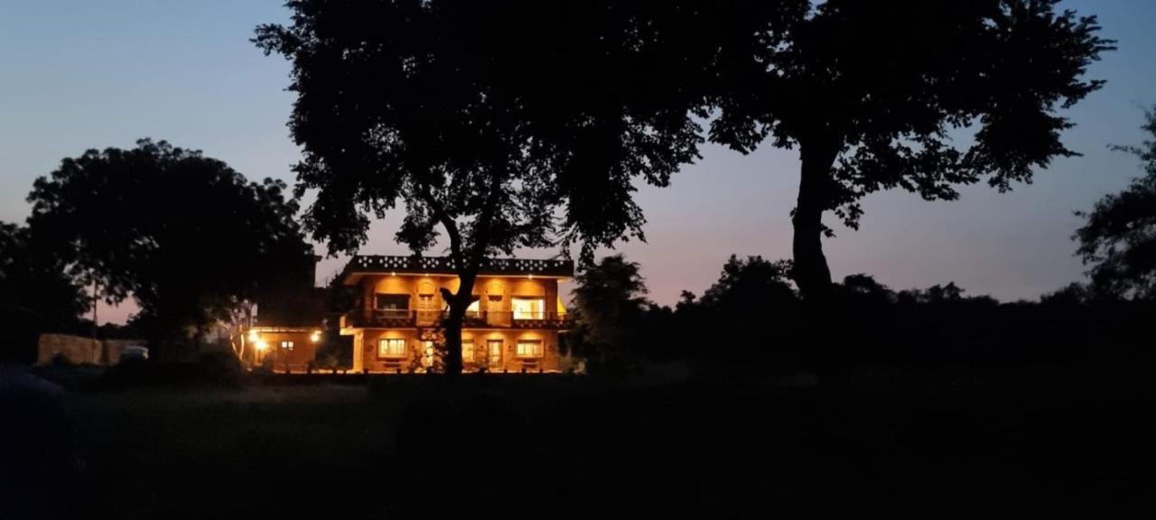 Chandera Kothi โอร์ชชา ภายนอก รูปภาพ