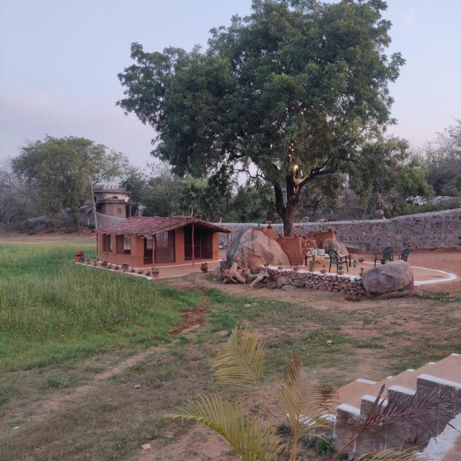 Chandera Kothi โอร์ชชา ภายนอก รูปภาพ